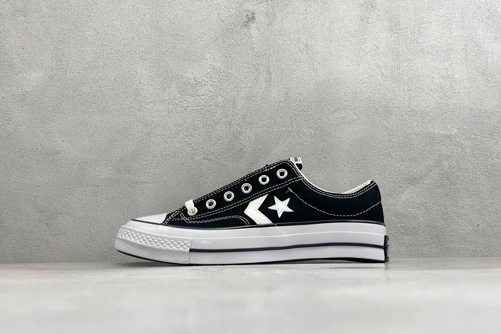 Converse Star Player 76 SE 星箭 匡威美式经典低帮休闲滑板帆布鞋 鞋面采用精选厚实透气帆布，挺