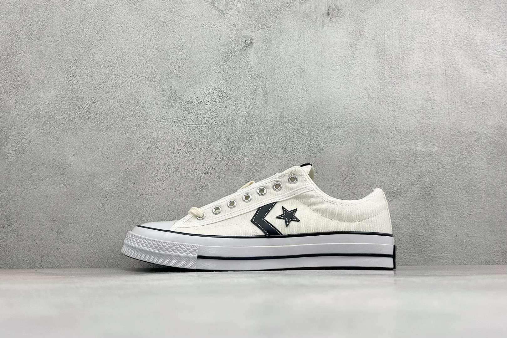 Converse Star Player 76 SE 星箭 匡威美式经典低帮休闲滑板帆布鞋 鞋面采用精选厚实透气帆布，挺