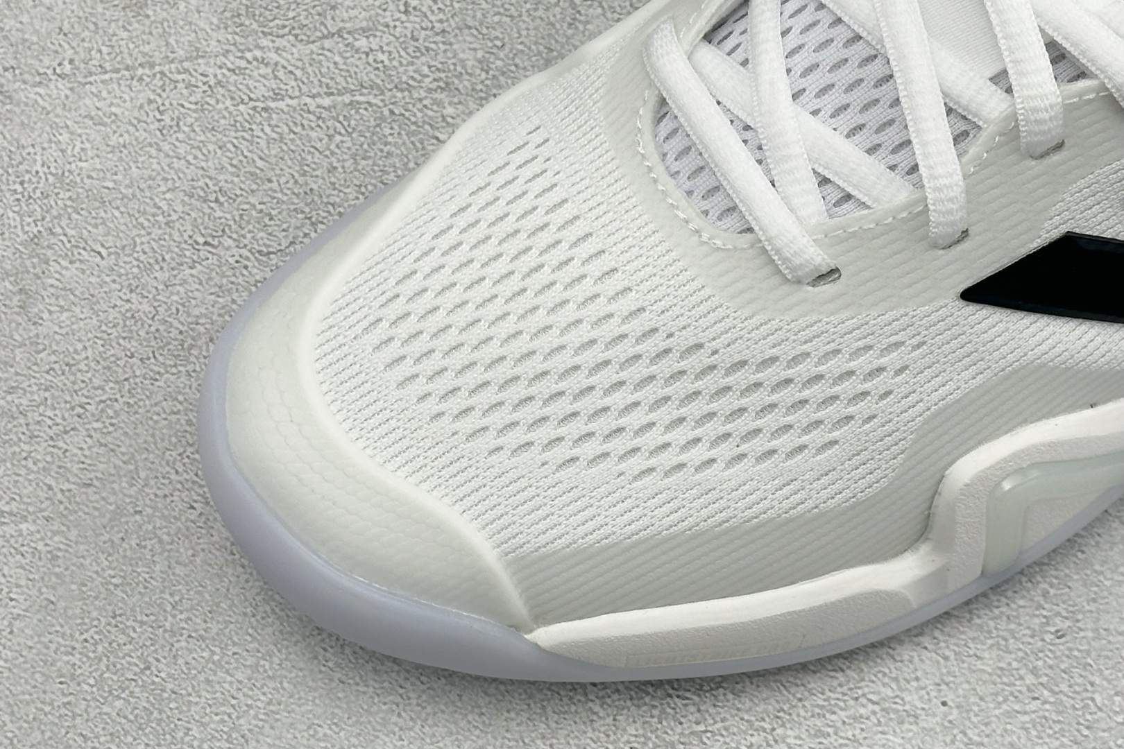 Adidas BARRICADE 14 M 舒适贴合 低帮 网球鞋 白黑 网面 + 黑色三道杠 + 侧面大体积支撑 TP