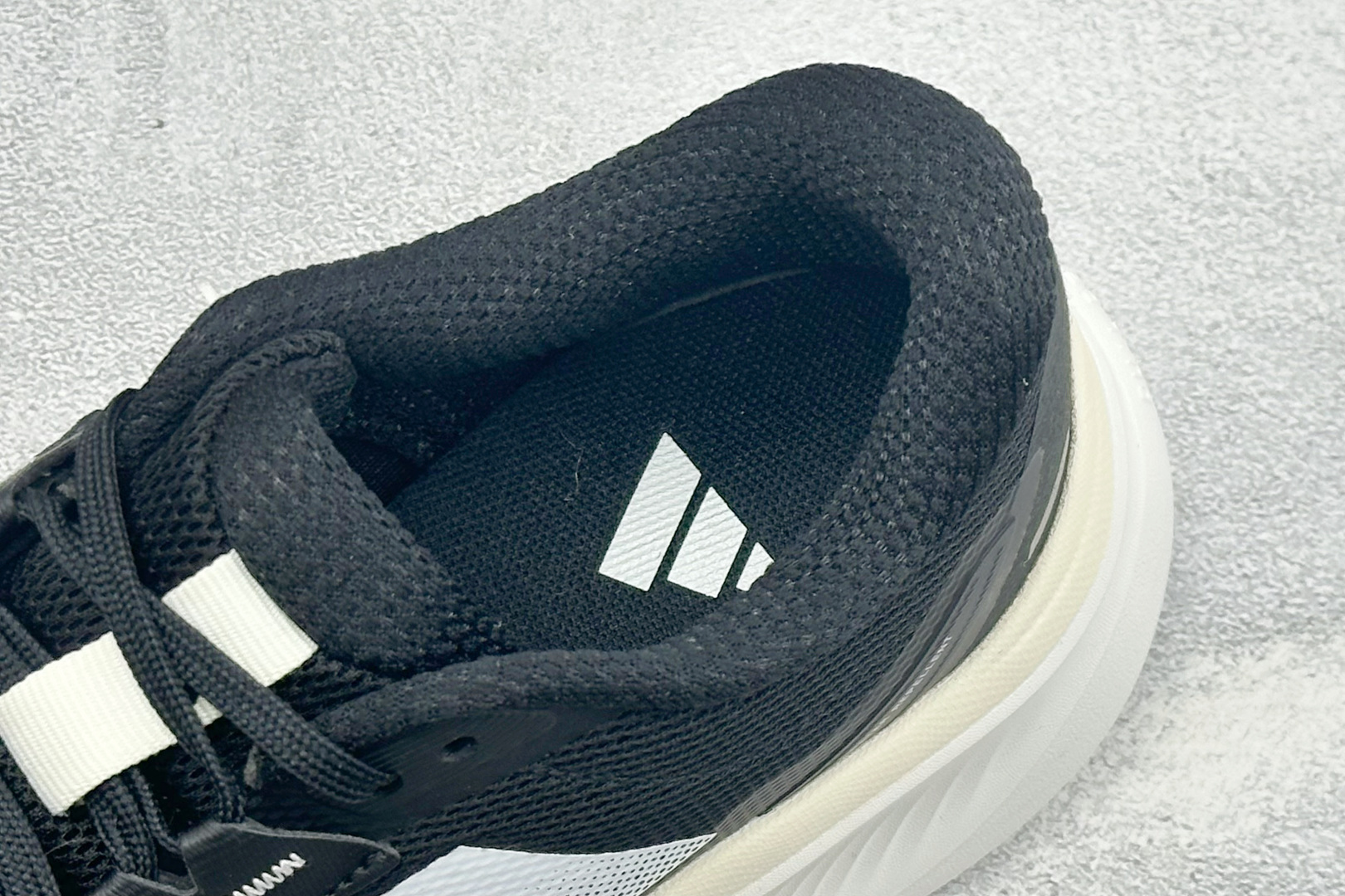 Adidas Dreamcushion 阿迪透气缓震休闲运动鞋 货号：KJ8096 尺码：36 36.5 37 38 3