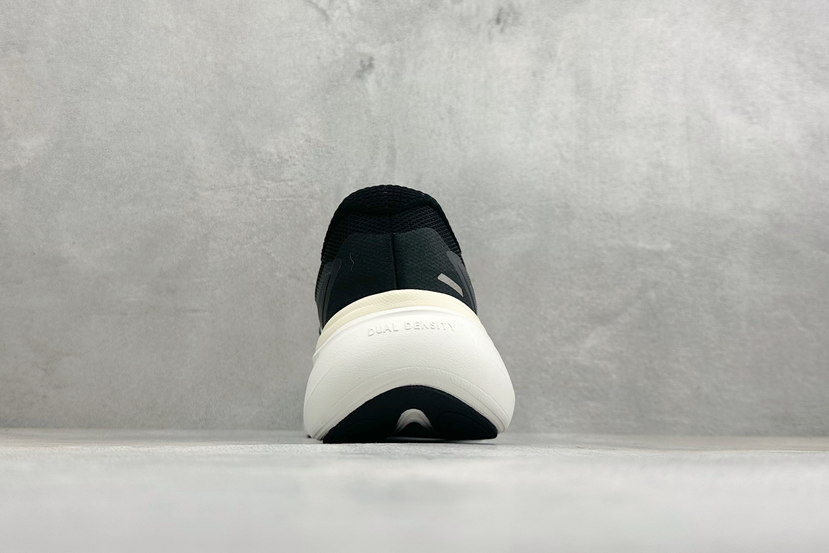 Adidas Dreamcushion 阿迪透气缓震休闲运动鞋 货号：KJ8096 尺码：36 36.5 37 38 3