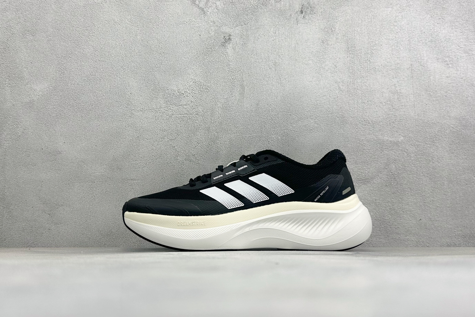 Adidas Dreamcushion 阿迪透气缓震休闲运动鞋 货号:KJ8096 尺码:36 36.5 37 38 3 Adidas Dreamcushion 阿迪透气缓震休闲运动鞋 货号:KJ8096 尺码:36 36.5 37 38 3