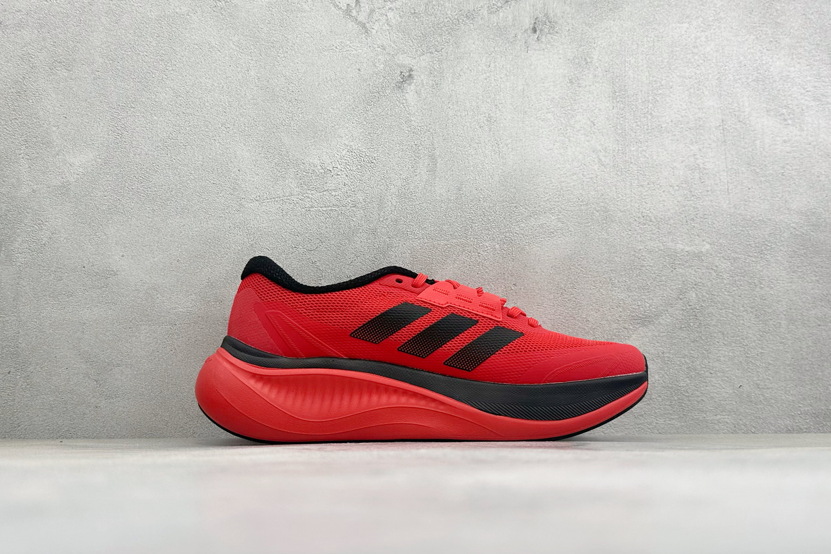Adidas Dreamcushion 阿迪透气缓震休闲运动鞋 货号：KJ8098 尺码：40-45 