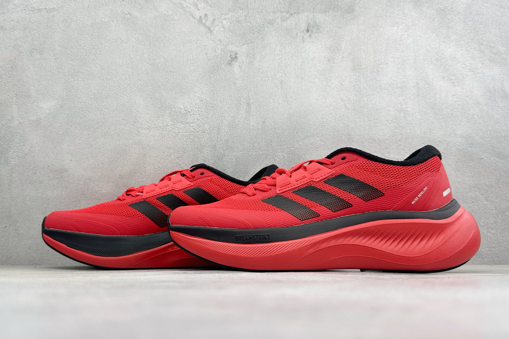 Adidas Dreamcushion 阿迪透气缓震休闲运动鞋 货号：KJ8098 尺码：40-45 