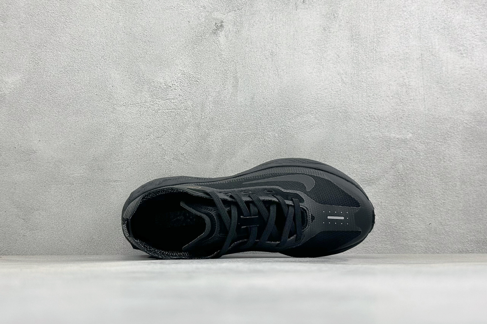 Y版Nike Ava X 耐克 舒适百搭耐磨低帮 休闲跑步鞋 采用轻盈的机能型织物鞋面 专为四季穿着而设计 流线型TPU