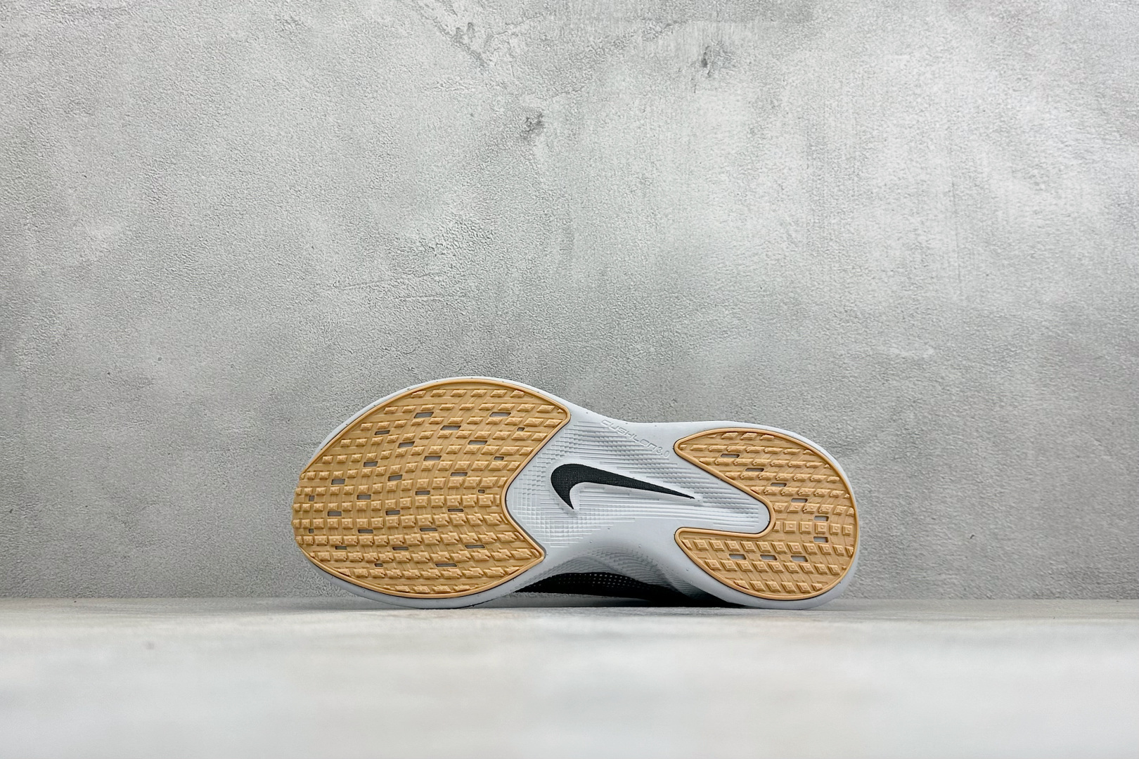 Y版Nike Ava X 耐克 舒适百搭耐磨低帮 休闲跑步鞋 采用轻盈的机能型织物鞋面 专为四季穿着而设计 流线型TPU
