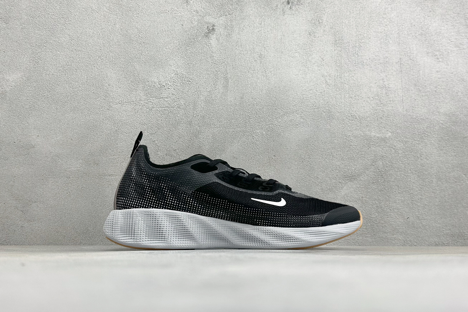 Y版Nike Ava X 耐克 舒适百搭耐磨低帮 休闲跑步鞋 采用轻盈的机能型织物鞋面 专为四季穿着而设计 流线型TPU