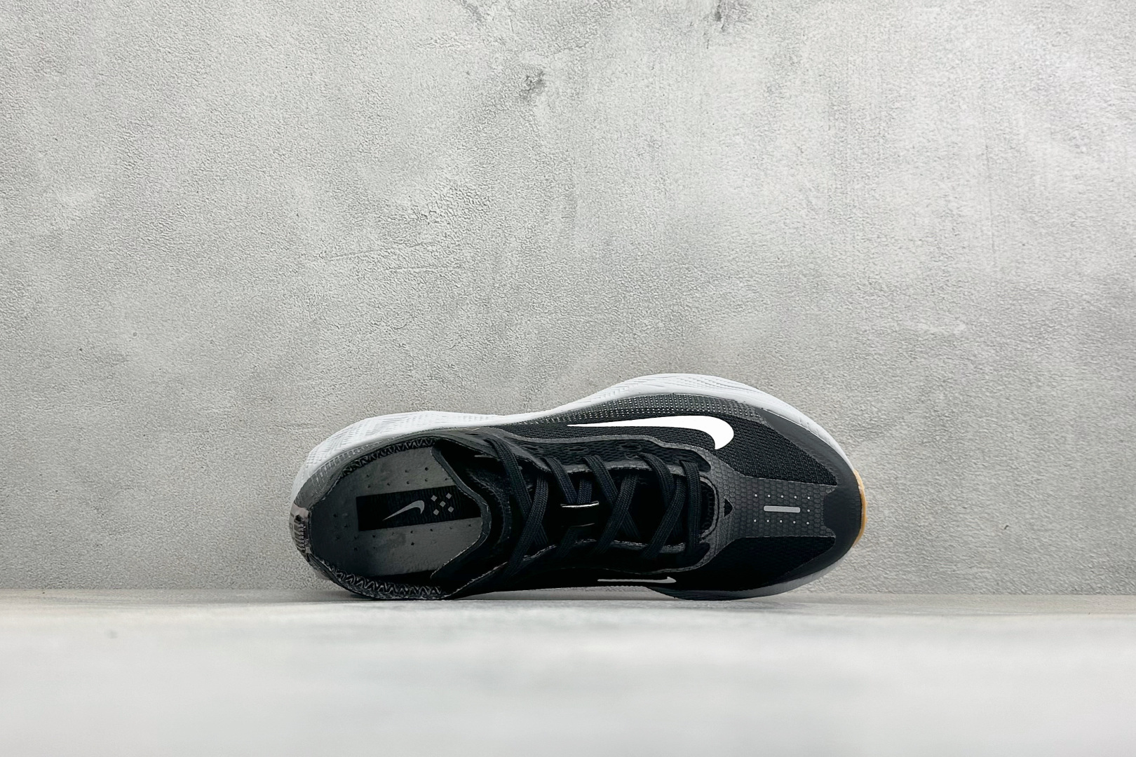 Y版Nike Ava X 耐克 舒适百搭耐磨低帮 休闲跑步鞋 采用轻盈的机能型织物鞋面 专为四季穿着而设计 流线型TPU