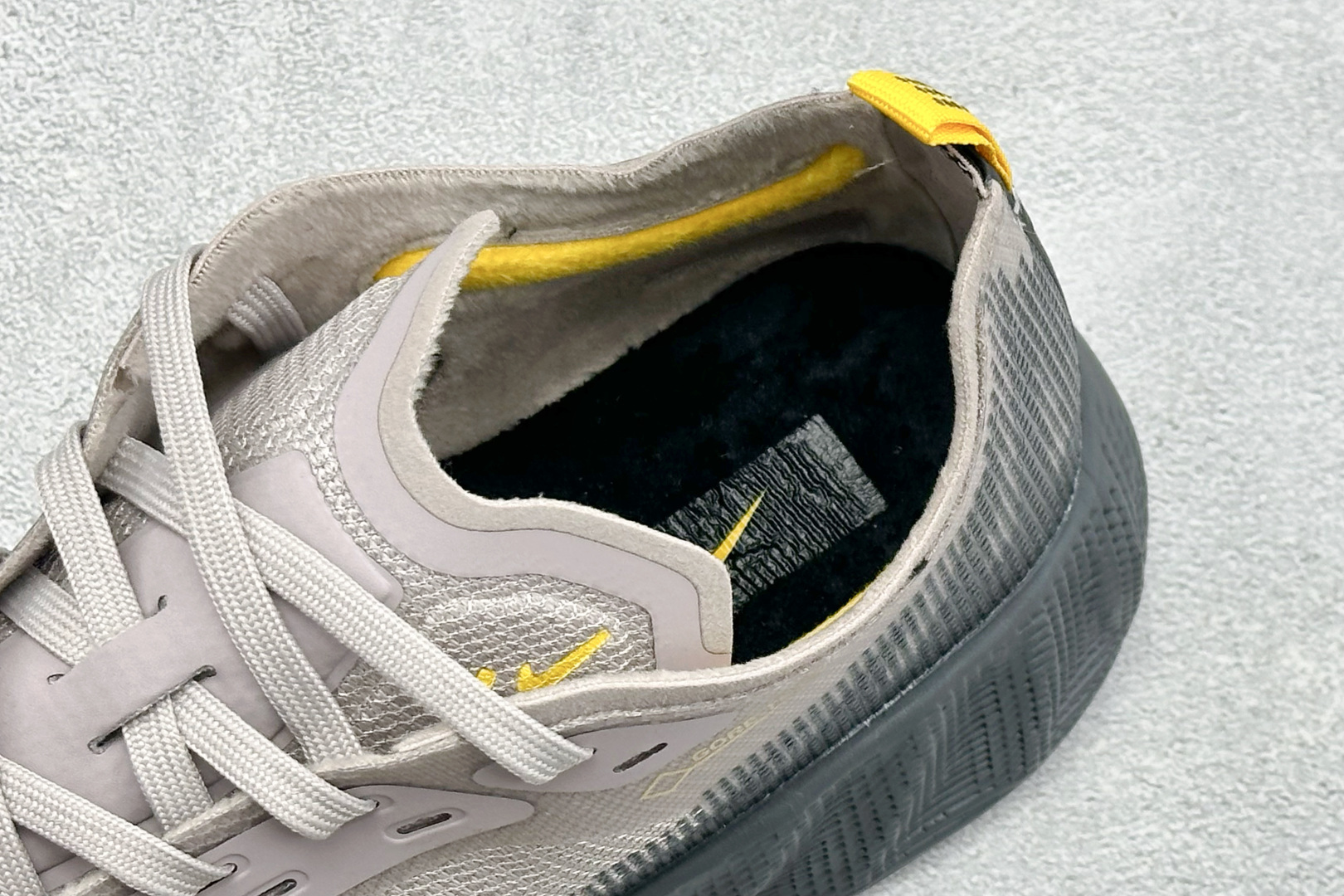 Y版Nike Ava X 耐克 舒适百搭耐磨低帮 休闲跑步鞋 采用轻盈的机能型织物鞋面 专为四季穿着而设计 流线型TPU