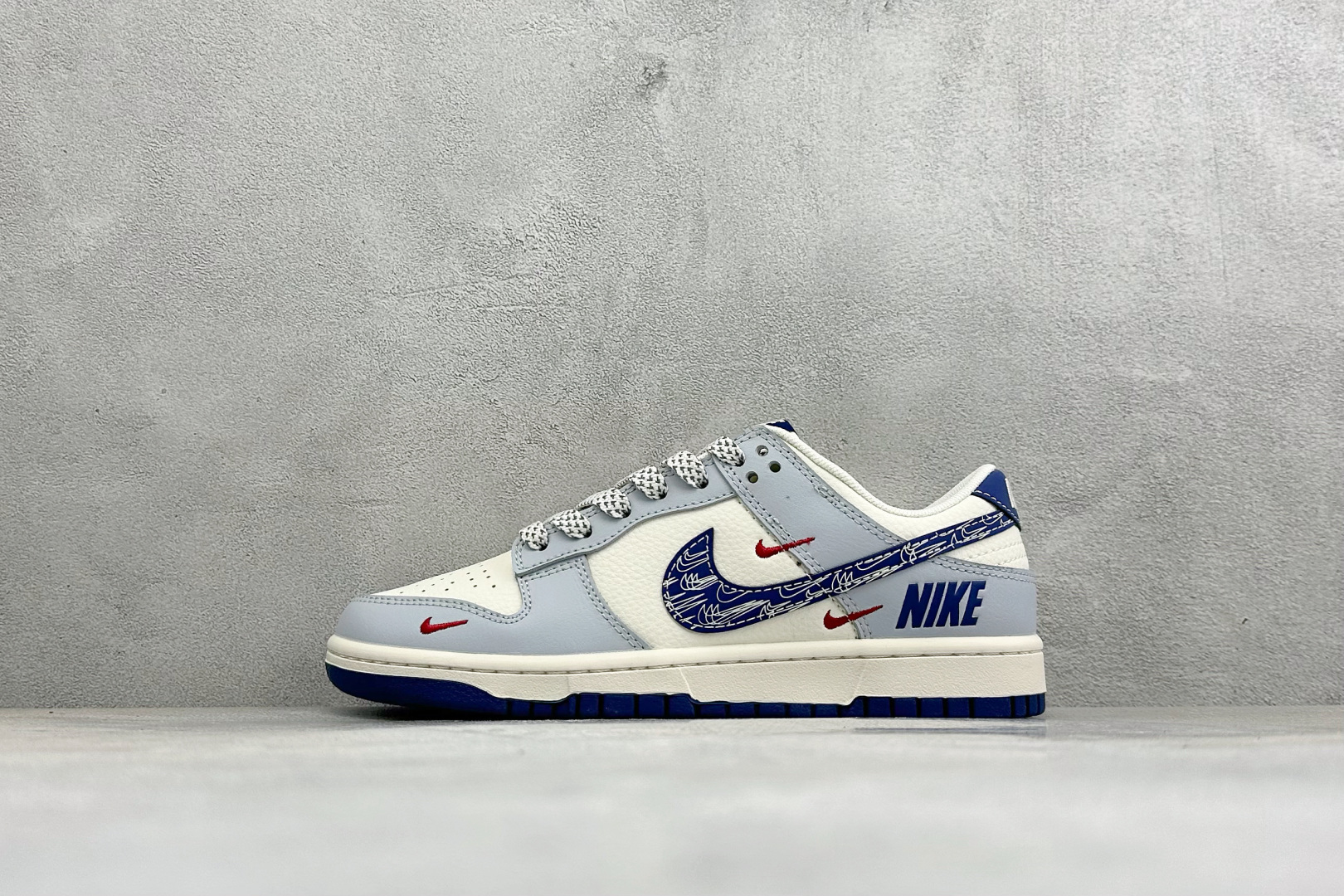 福利特价 Nike Dunk Low Retro 联名 周年高端定制 低帮休闲板鞋 #定制鞋盒 大厂纯原品质出货 超高清 福利特价 Nike Dunk Low Retro 联名 周年高端定制 低帮休闲板鞋 #定制鞋盒 大厂纯原品质出货 超高清