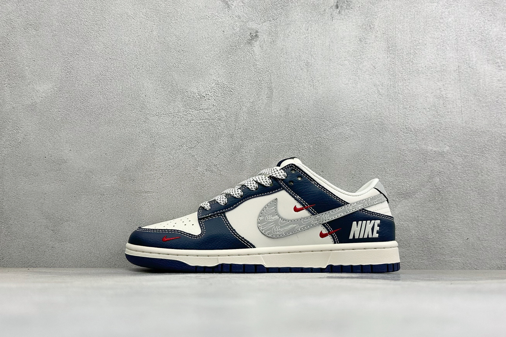 福利特价 Nike Dunk Low Retro 联名 周年高端定制 低帮休闲板鞋 #定制鞋盒 大厂纯原品质出货 超高清 福利特价 Nike Dunk Low Retro 联名 周年高端定制 低帮休闲板鞋 #定制鞋盒 大厂纯原品质出货 超高清