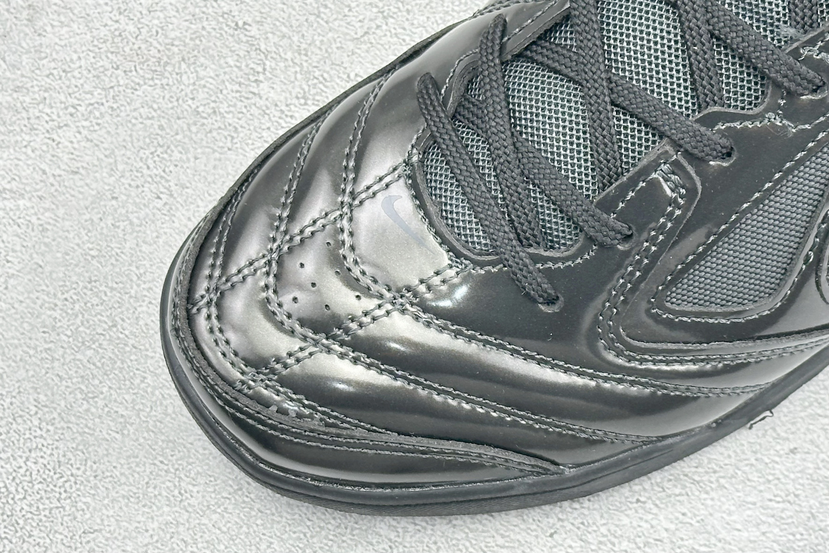 NIKE GATO 低帮生活休闲鞋 透气网布眼融入皮革，织和物合成材质覆面，营造21世初纪的畅跑美学概念。泡棉中底盈轻缓