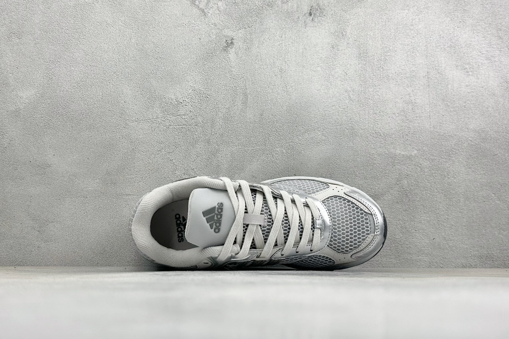 终端放店 YD版Adidas Originals Response CL 阿迪复古网面跑鞋 货号:LB0122 Si 终端放店 YD版Adidas Originals Response CL 阿迪复古网面跑鞋 货号:LB0122 Si