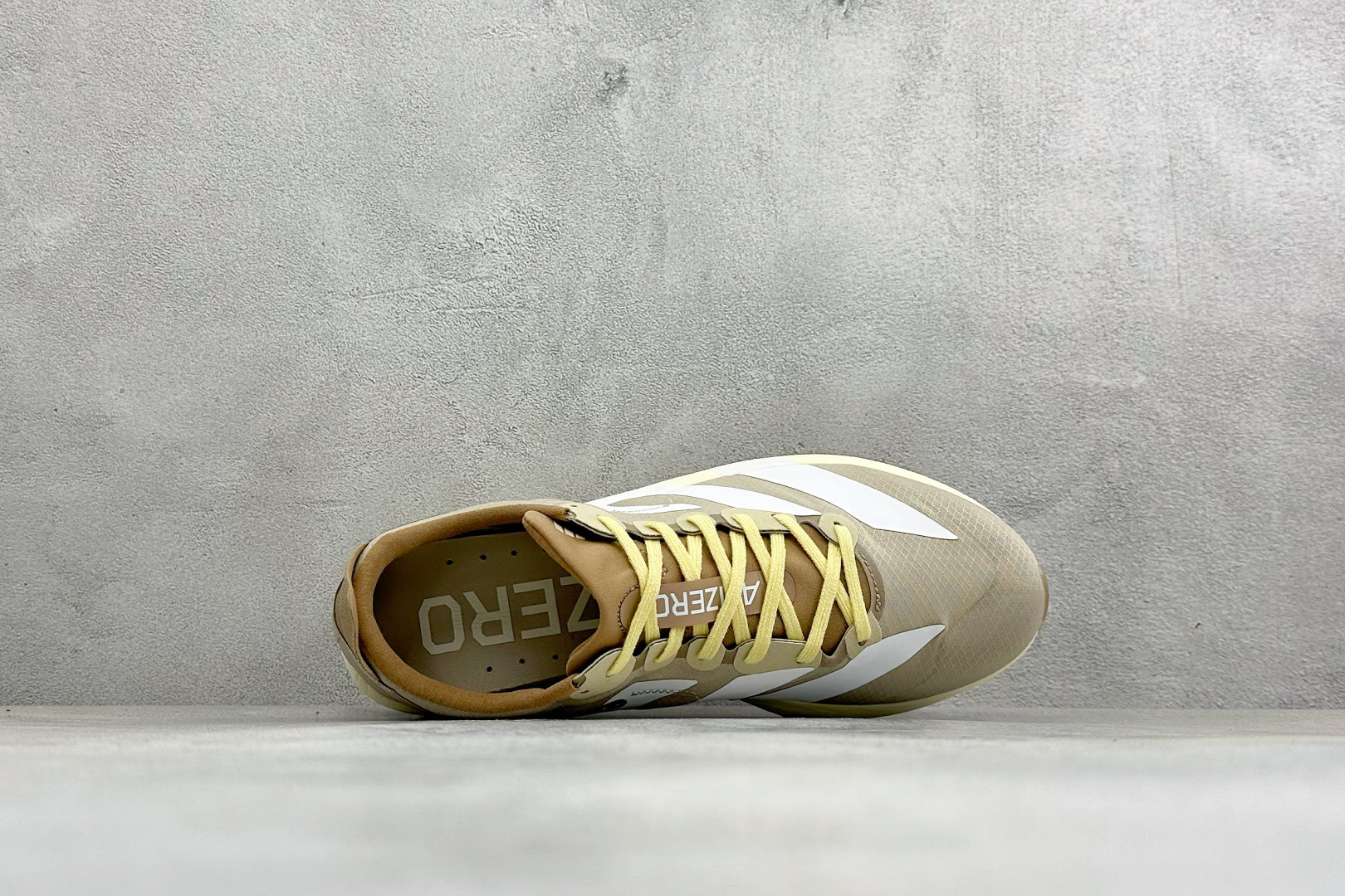 KS版AD ADIZERO AIDOS 9 M 舒适轻盈 减震防滑低帮跑步鞋 货号：LB8522 尺码：36-45 