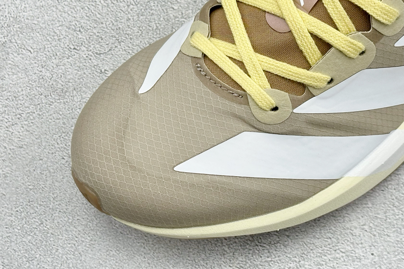 KS版AD ADIZERO AIDOS 9 M 舒适轻盈 减震防滑低帮跑步鞋 货号：LB8522 尺码：36-45 