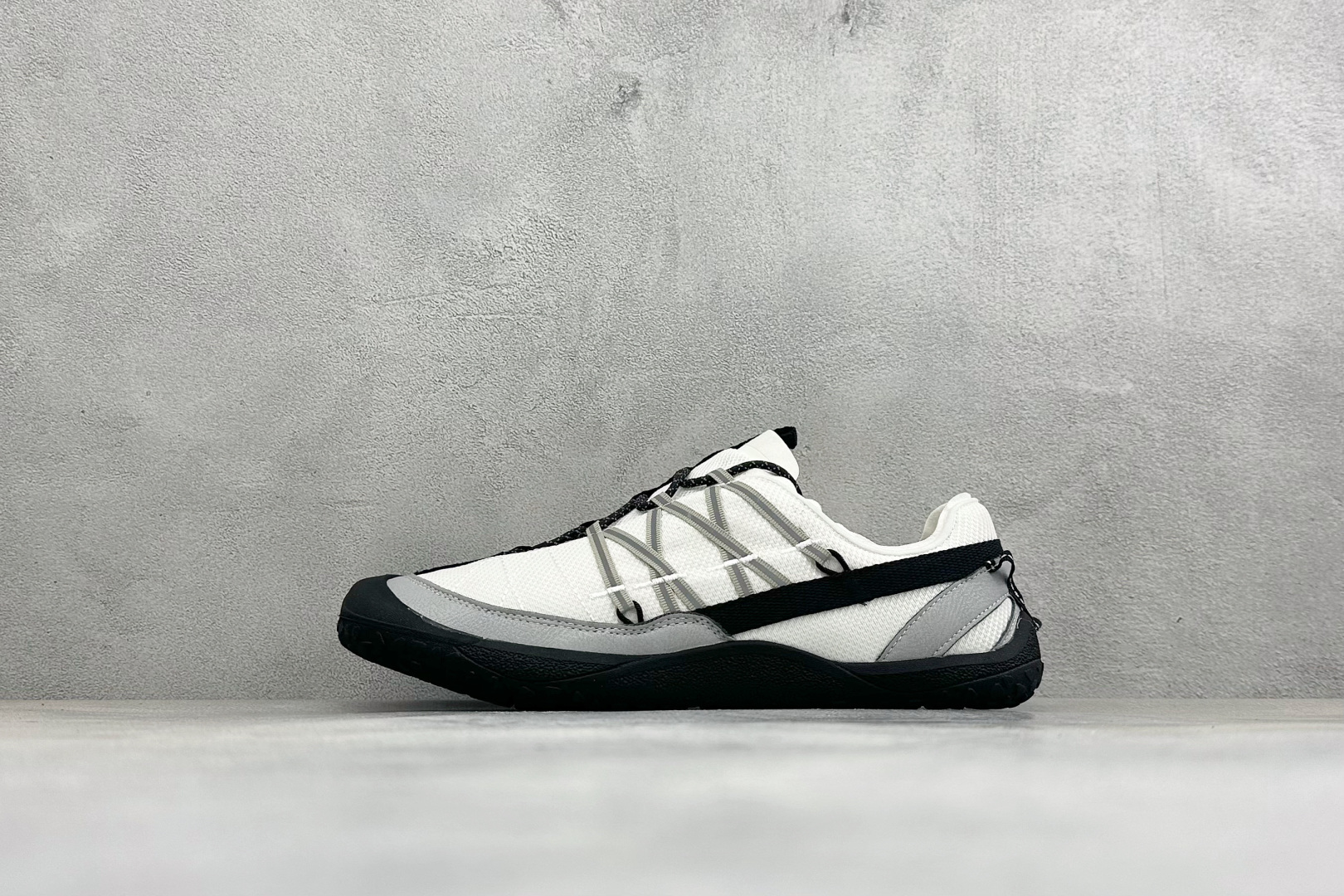 G版可隆KOLON SPORT 户外透湿耐磨抓地V底ROAMVARY薄底低帮休闲鞋 适合露营生活穿着的露营鞋 无中底的薄 G版可隆KOLON SPORT 户外透湿耐磨抓地V底ROAMVARY薄底低帮休闲鞋 适合露营生活穿着的露营鞋 无中底的薄