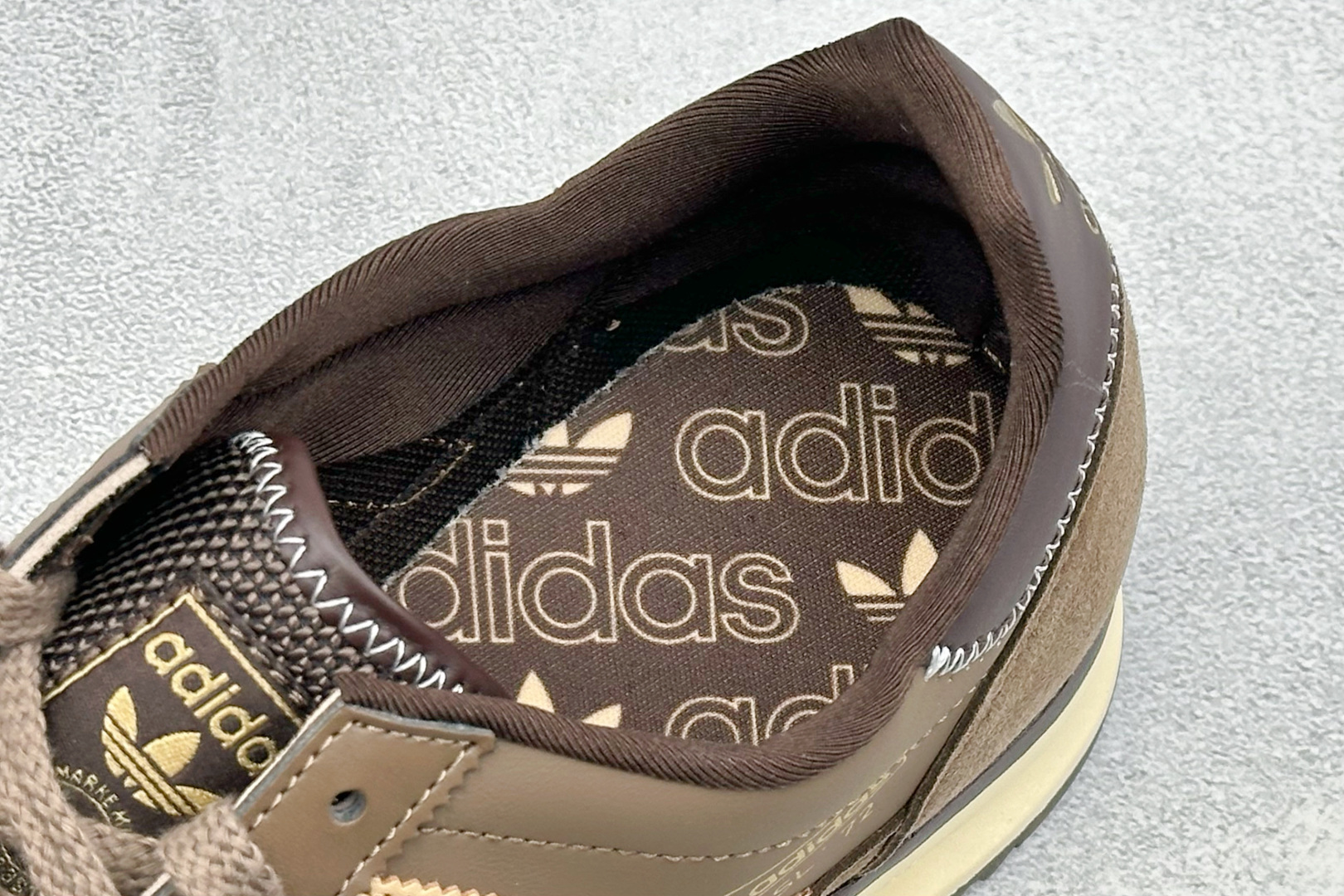 ML版AD Originals SL 72 RS 休闲防滑耐磨低帮板鞋 经典低帮设计和橡胶外底，采用舒爽尼龙鞋面，绒面革
