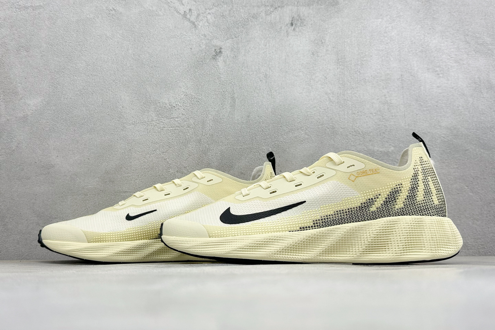Y版Nike Ava X 耐克 舒适百搭耐磨低帮 休闲跑步鞋 采用轻盈的机能型织物鞋面 专为四季穿着而设计 流线型TPU