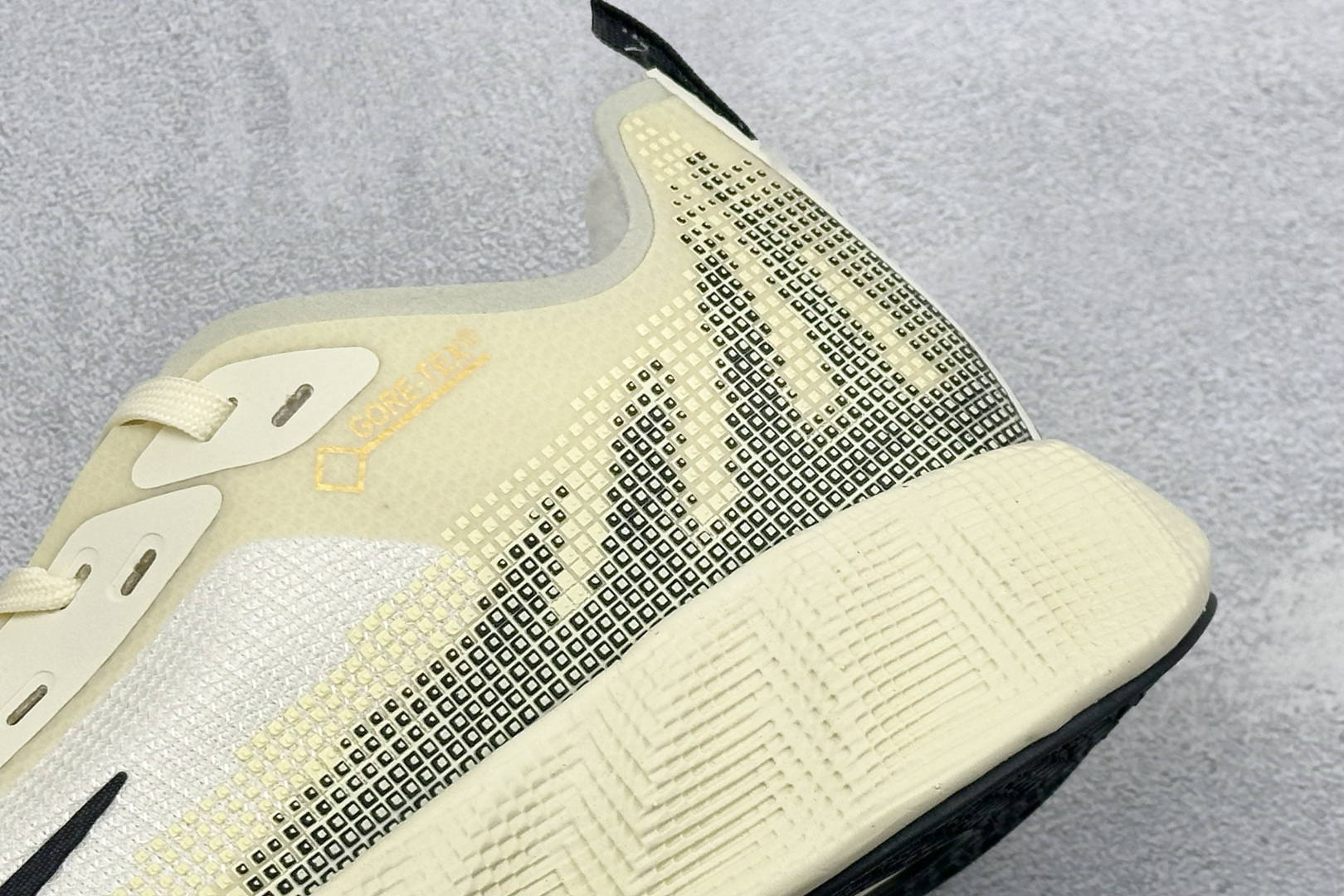 Y版Nike Ava X 耐克 舒适百搭耐磨低帮 休闲跑步鞋 采用轻盈的机能型织物鞋面 专为四季穿着而设计 流线型TPU
