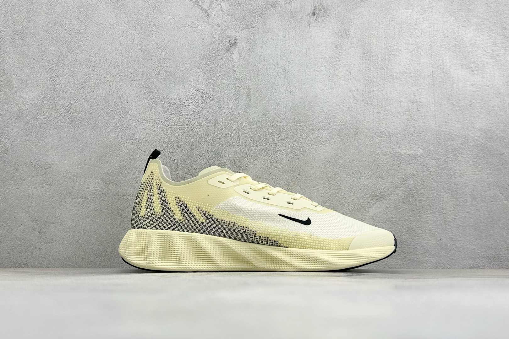 Y版Nike Ava X 耐克 舒适百搭耐磨低帮 休闲跑步鞋 采用轻盈的机能型织物鞋面 专为四季穿着而设计 流线型TPU