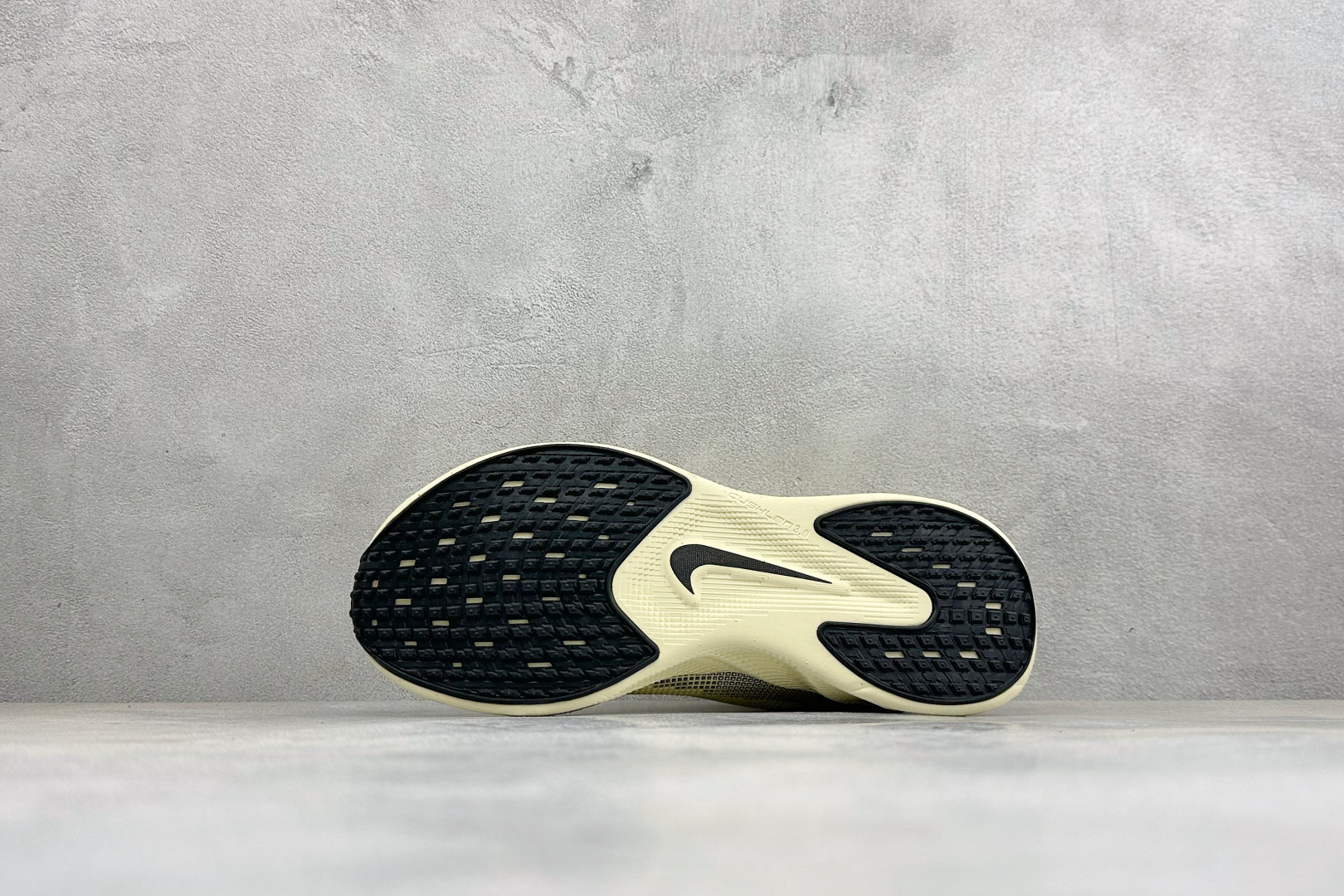 Y版Nike Ava X 耐克 舒适百搭耐磨低帮 休闲跑步鞋 采用轻盈的机能型织物鞋面 专为四季穿着而设计 流线型TPU