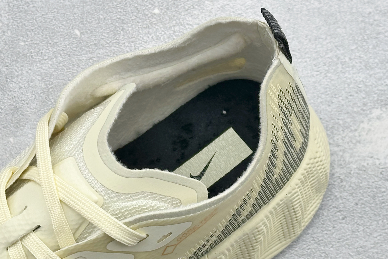 Y版Nike Ava X 耐克 舒适百搭耐磨低帮 休闲跑步鞋 采用轻盈的机能型织物鞋面 专为四季穿着而设计 流线型TPU