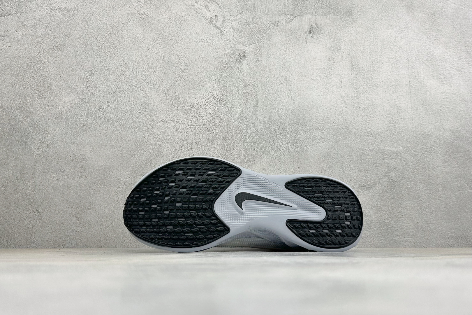 Y版Nike Ava X 耐克 舒适百搭耐磨低帮 休闲跑步鞋 采用轻盈的机能型织物鞋面 专为四季穿着而设计 流线型TPU