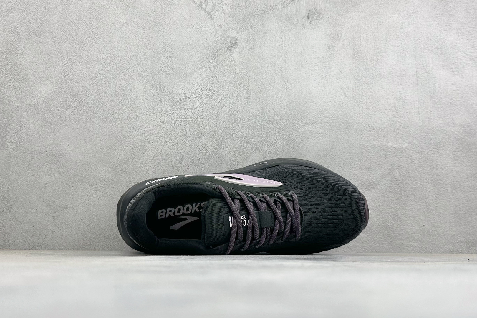 Brooks 布鲁克斯Glycerin Max 2 超级甘油 厚底马拉松缓震跑鞋 该鞋以厚实的中底和高分子注氮技术为特点