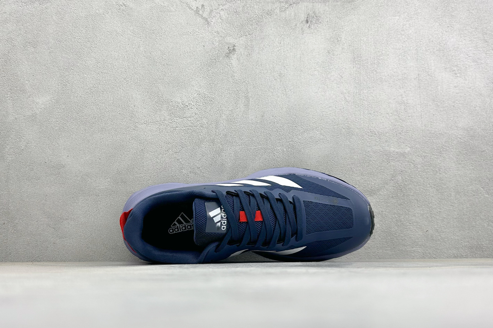 Adidas TERREX FREEHIKER SL GTX 硬核的薄底徒步踩跟鞋 鞋底会比大齿花的越野底更防滑 搭配G