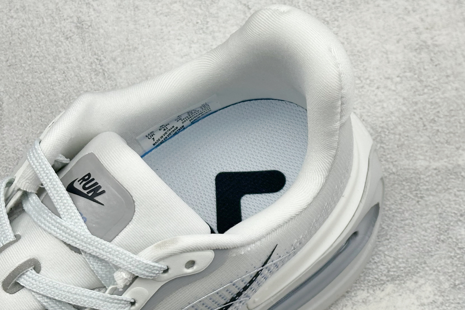 XL版Nike Air Zoom Pegasus Premium 全掌气垫缓震网面运动跑鞋 Nike 运用 Air技术专