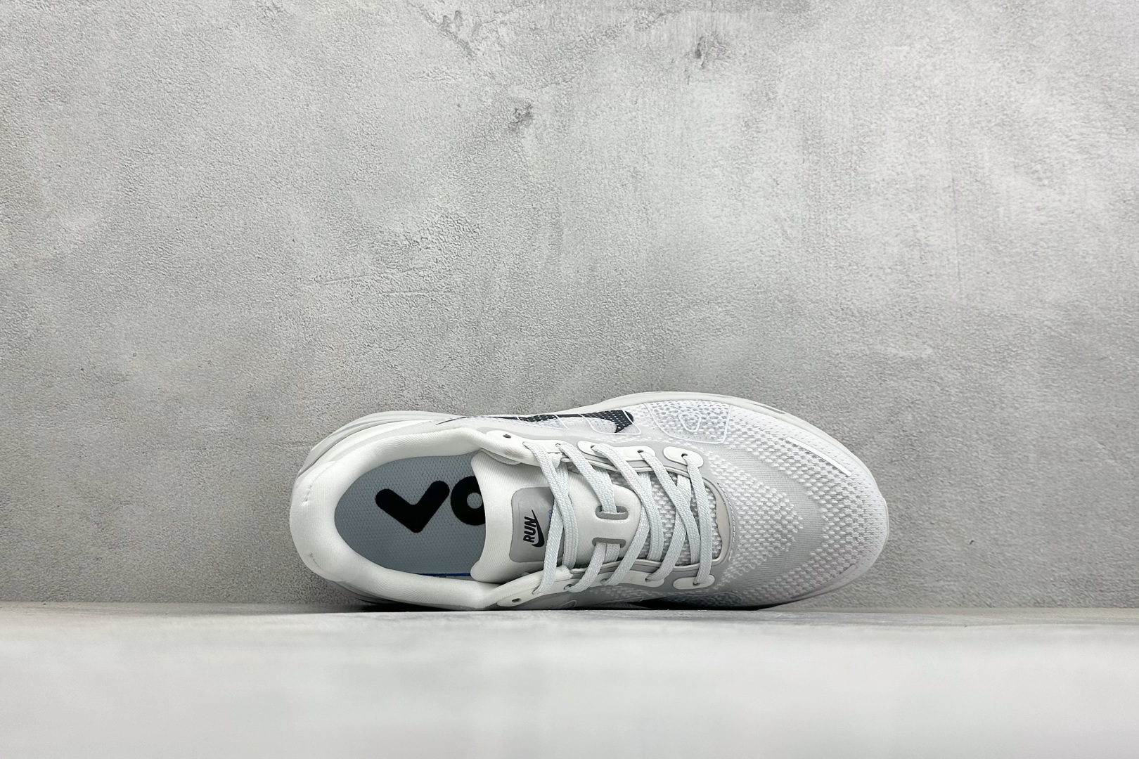XL版Nike Air Zoom Pegasus Premium 全掌气垫缓震网面运动跑鞋 Nike 运用 Air技术专
