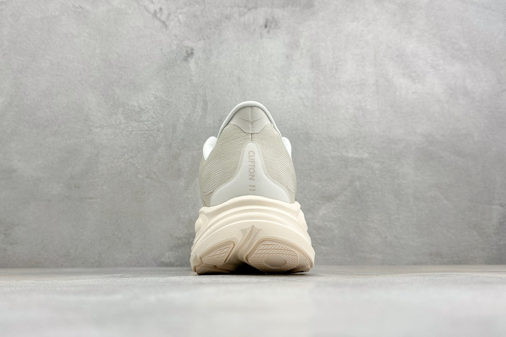 ST版HOKA ONE ONE M CLIFTON 11 舒适防滑耐磨低帮休闲跑步鞋 相比常规跑鞋 HOKA ONE O