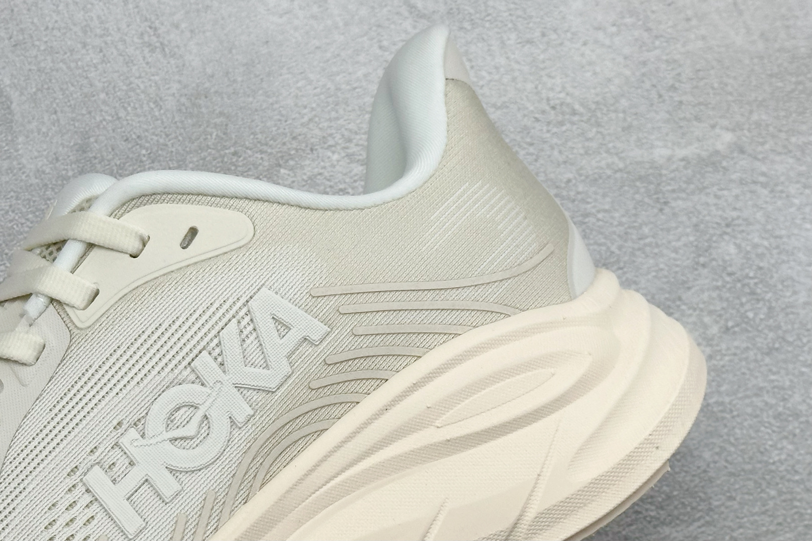 ST版HOKA ONE ONE M CLIFTON 11 舒适防滑耐磨低帮休闲跑步鞋 相比常规跑鞋 HOKA ONE O