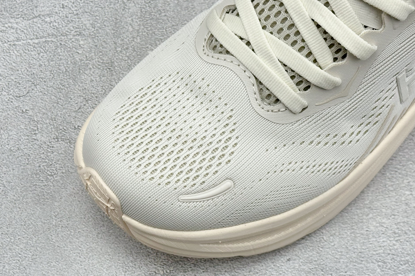 ST版HOKA ONE ONE M CLIFTON 11 舒适防滑耐磨低帮休闲跑步鞋 相比常规跑鞋 HOKA ONE O
