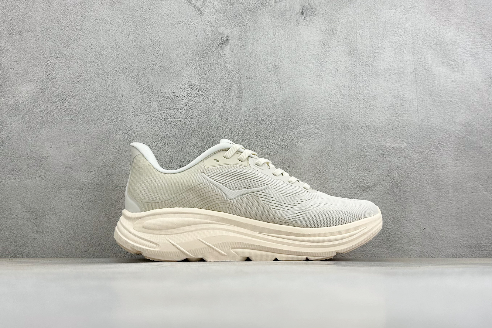 ST版HOKA ONE ONE M CLIFTON 11 舒适防滑耐磨低帮休闲跑步鞋 相比常规跑鞋 HOKA ONE O