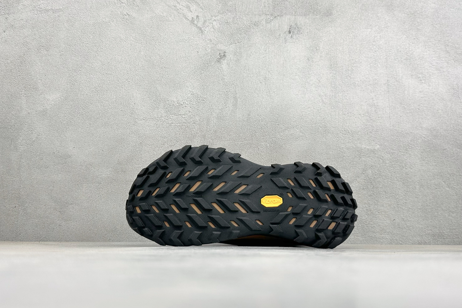 XM版NIKE ACG MOUNTAIN FLY GTX SE 户外登山高帮系列徒步越野跑鞋 货号：DH0623-002