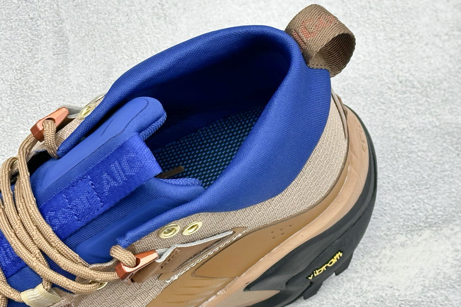 XM版NIKE ACG MOUNTAIN FLY GTX SE 户外登山高帮系列徒步越野跑鞋 货号：DH0623-002