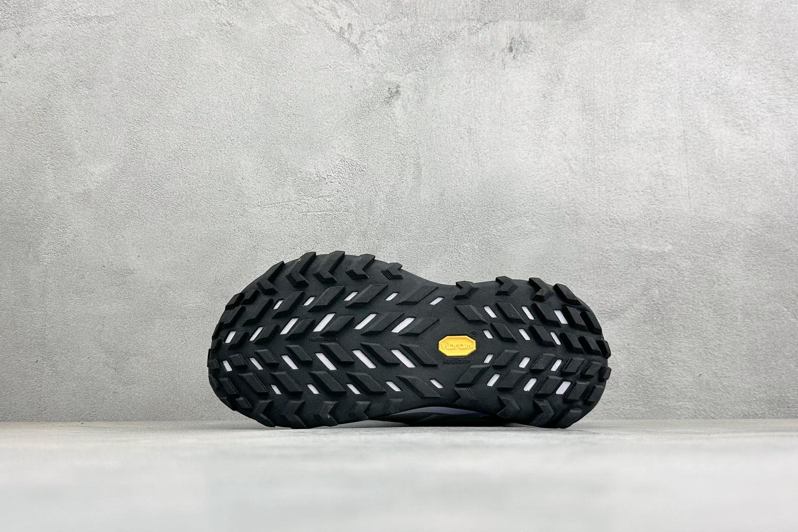 XM版NIKE ACG MOUNTAIN FLY GTX SE 户外登山高帮系列徒步越野跑鞋 货号：IO7854-002