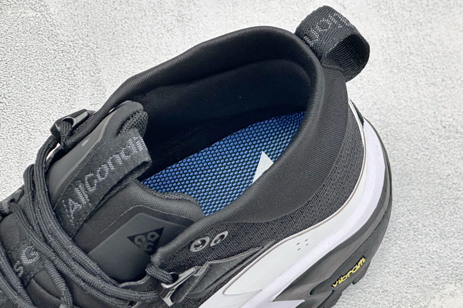 XM版NIKE ACG MOUNTAIN FLY GTX SE 户外登山高帮系列徒步越野跑鞋 货号：IO7854-002