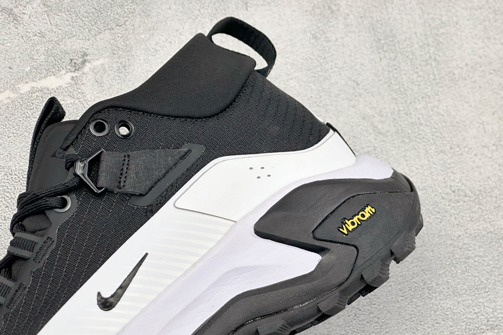 XM版NIKE ACG MOUNTAIN FLY GTX SE 户外登山高帮系列徒步越野跑鞋 货号：IO7854-002