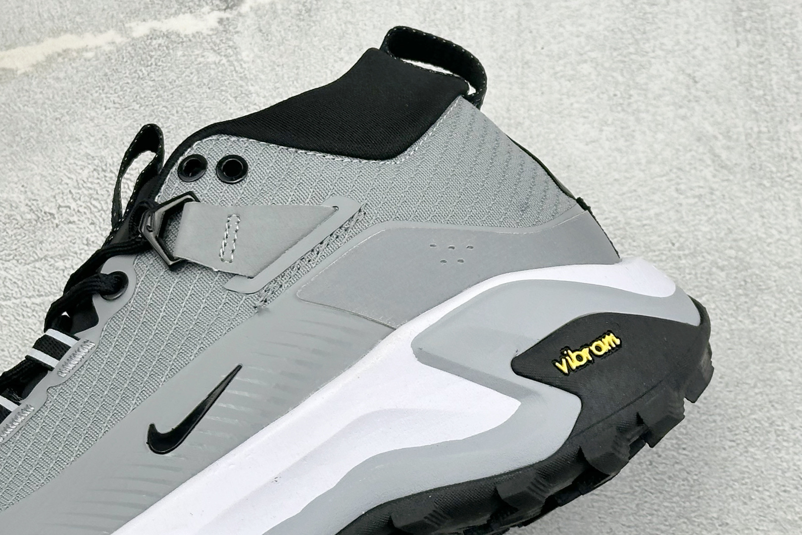 XM版NIKE ACG MOUNTAIN FLY GTX SE 户外登山高帮系列徒步越野跑鞋 货号：IO7854-005