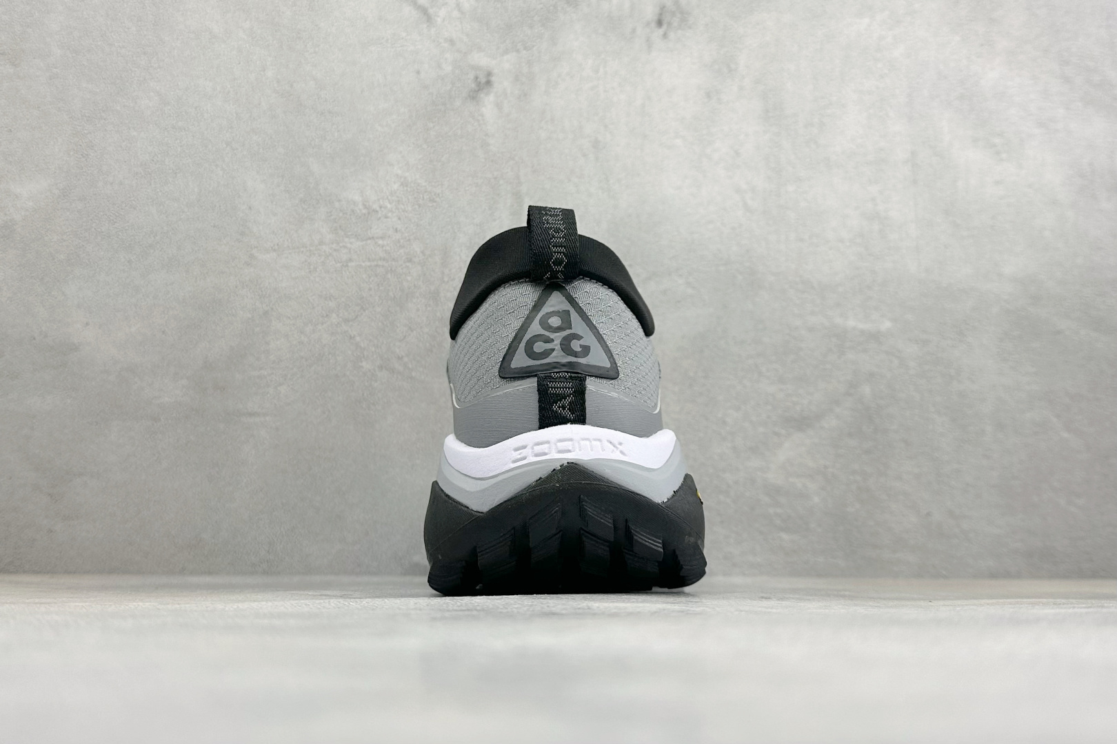 XM版NIKE ACG MOUNTAIN FLY GTX SE 户外登山高帮系列徒步越野跑鞋 货号：IO7854-005
