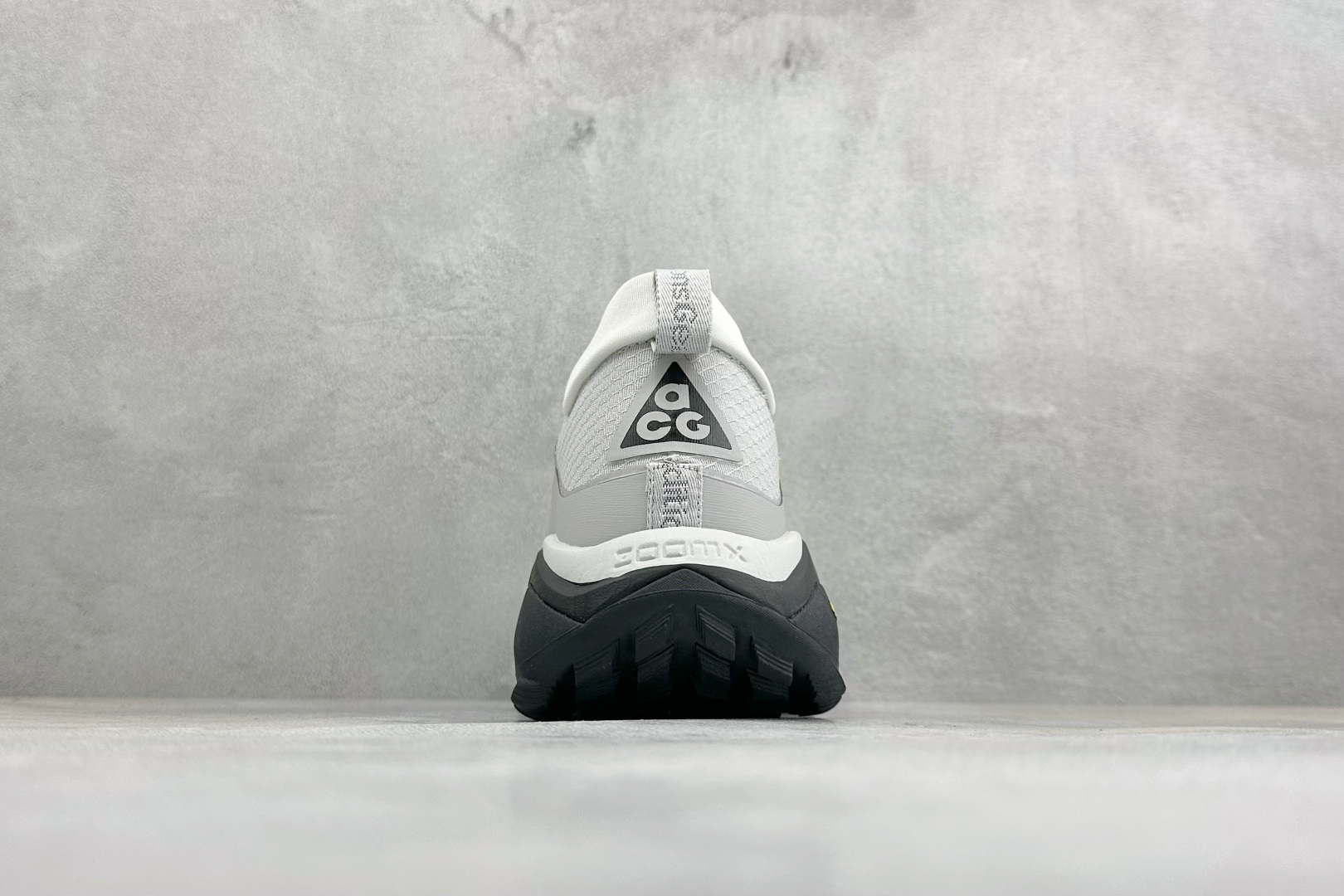 XM版NIKE ACG MOUNTAIN FLY GTX SE 户外登山高帮系列徒步越野跑鞋 货号：DH0623-005