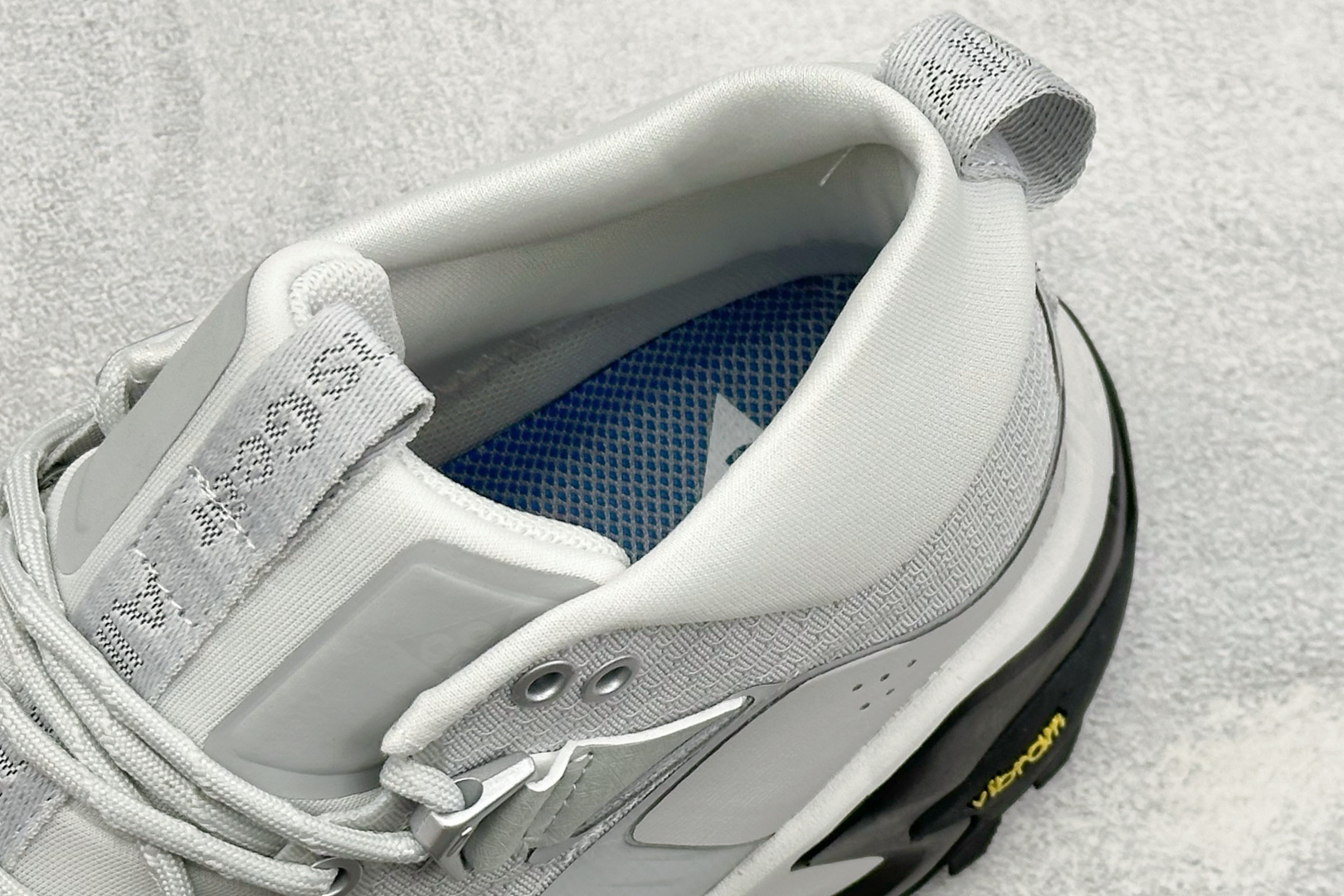 XM版NIKE ACG MOUNTAIN FLY GTX SE 户外登山高帮系列徒步越野跑鞋 货号：DH0623-005