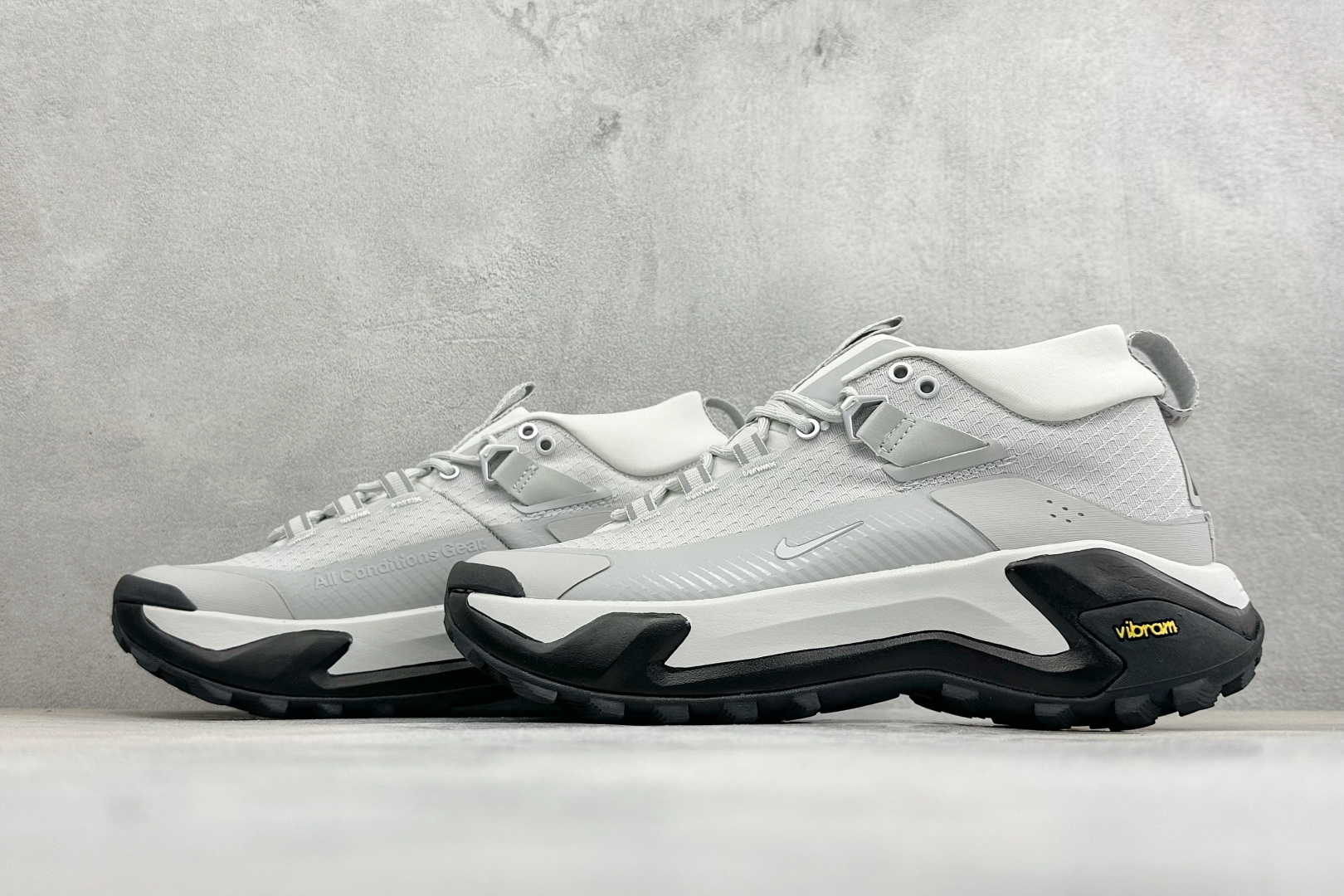 XM版NIKE ACG MOUNTAIN FLY GTX SE 户外登山高帮系列徒步越野跑鞋 货号：DH0623-005