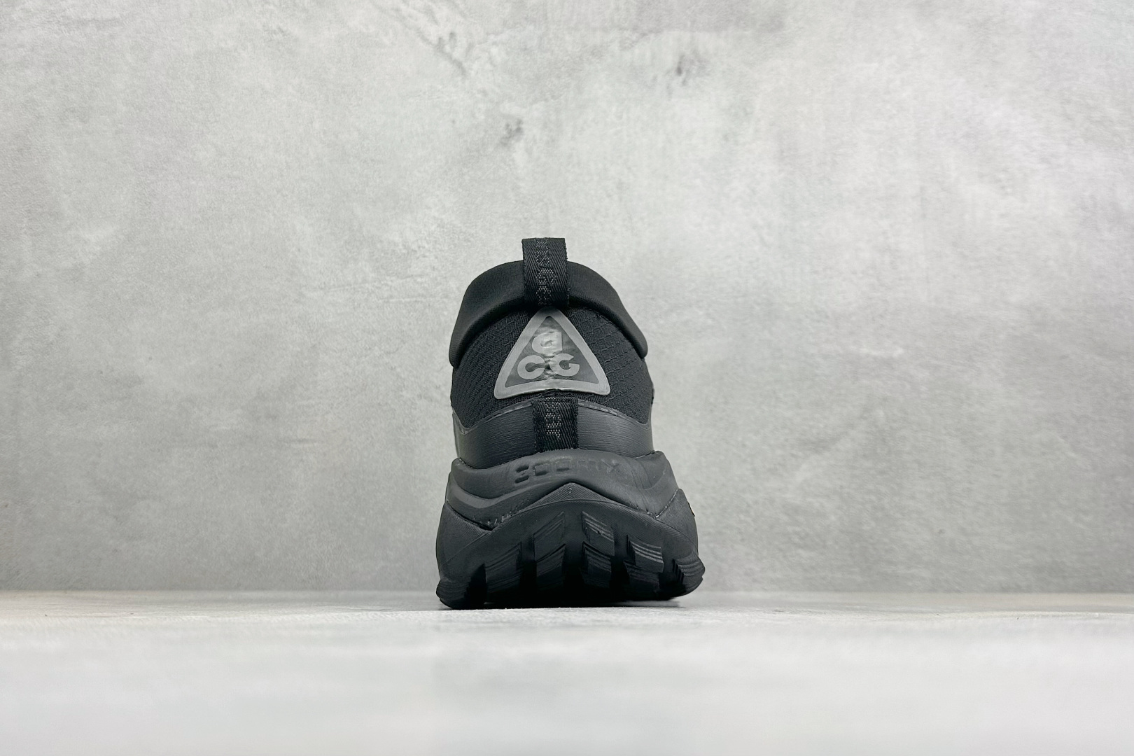XM版NIKE ACG MOUNTAIN FLY GTX SE 户外登山高帮系列徒步越野跑鞋 货号：DH0623-111
