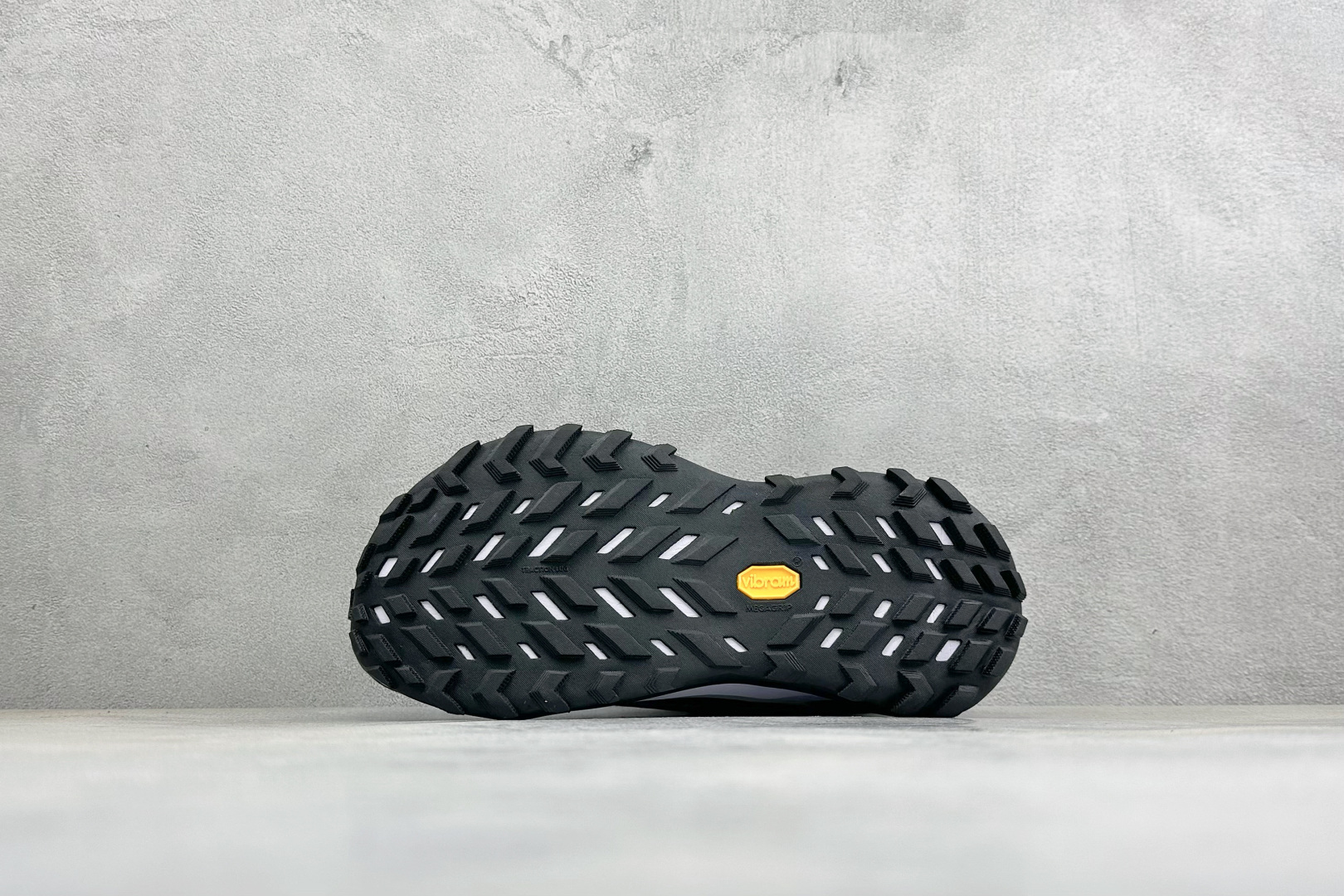 XM版NIKE ACG MOUNTAIN FLY GTX SE 户外登山高帮系列徒步越野跑鞋 货号：DH0623-001