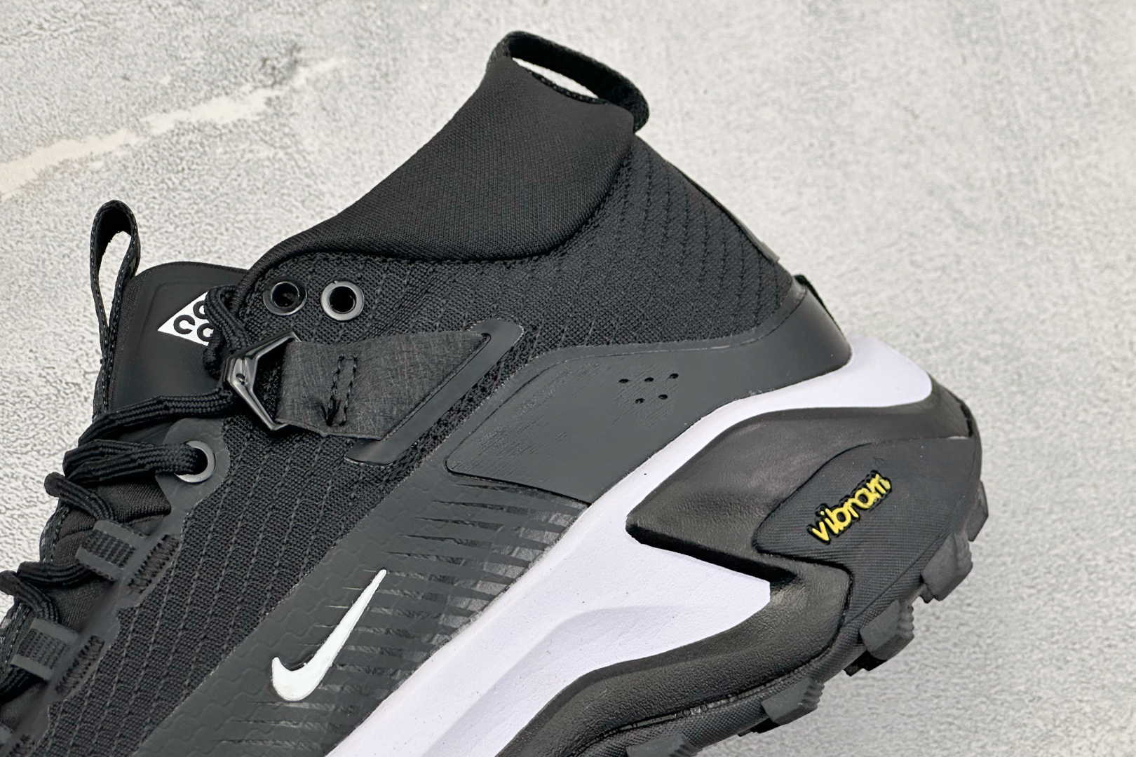 XM版NIKE ACG MOUNTAIN FLY GTX SE 户外登山高帮系列徒步越野跑鞋 货号：DH0623-001