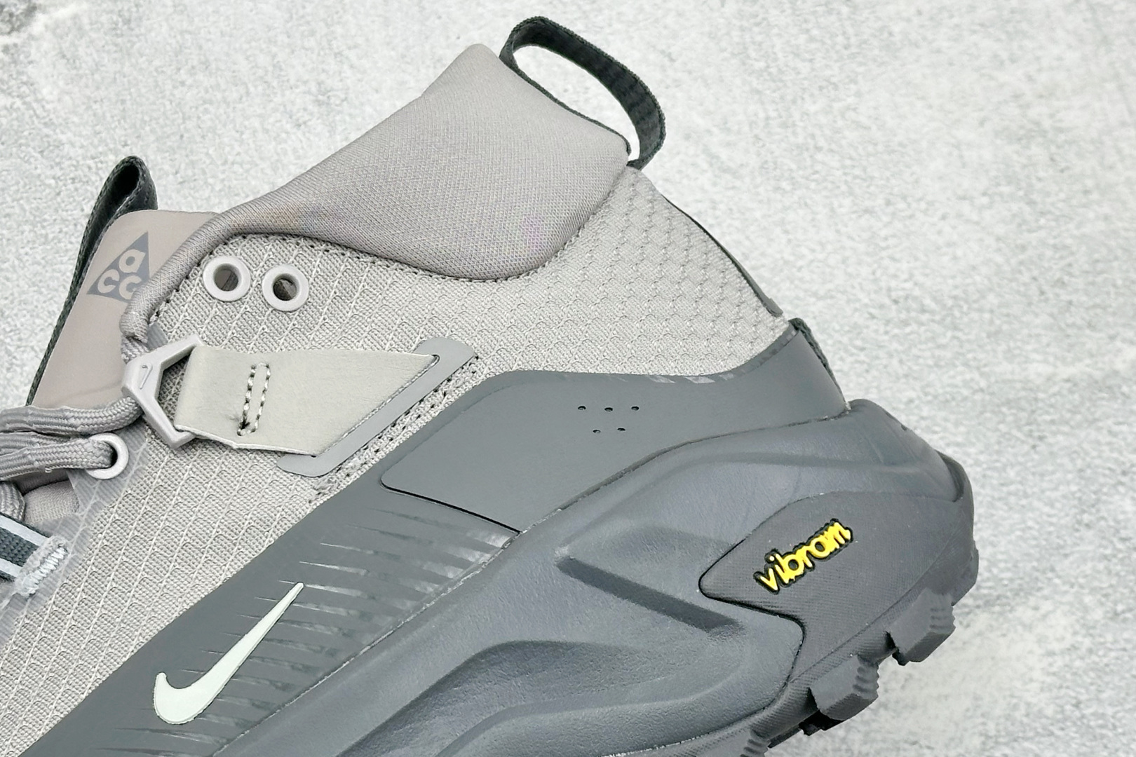 XM版NIKE ACG MOUNTAIN FLY GTX SE 户外登山高帮系列徒步越野跑鞋 货号：DH0623-008