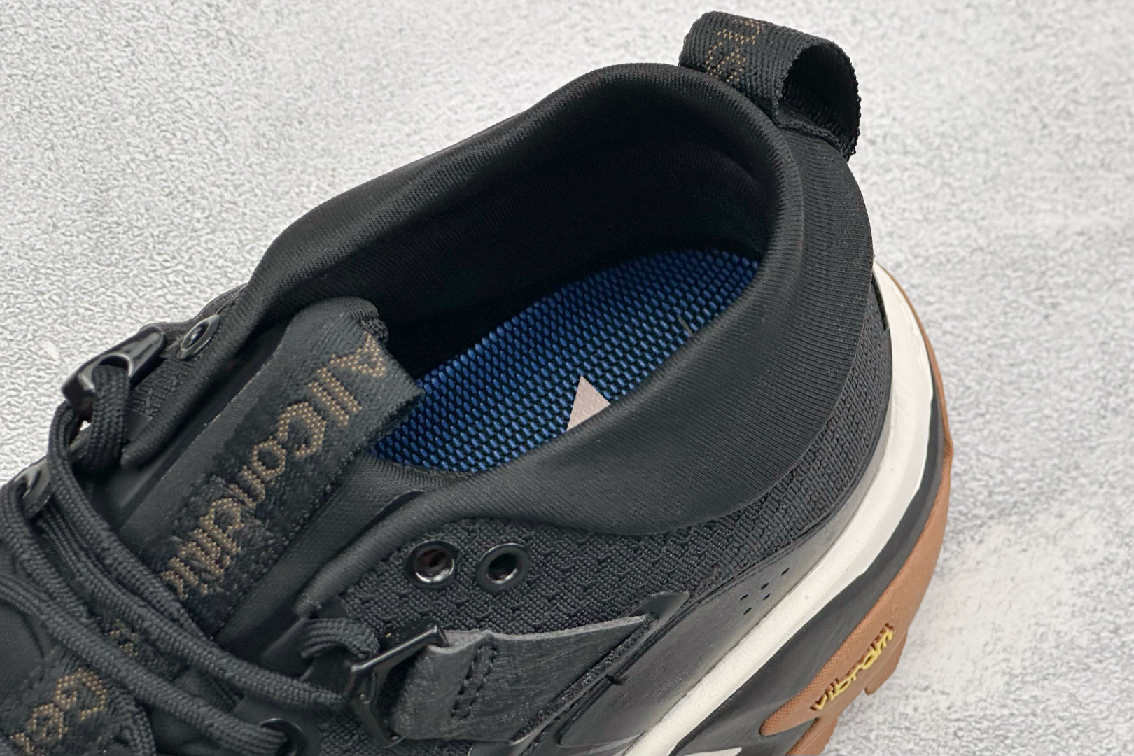 XM版NIKE ACG MOUNTAIN FLY GTX SE 户外登山高帮系列徒步越野跑鞋 货号：DH0623-002